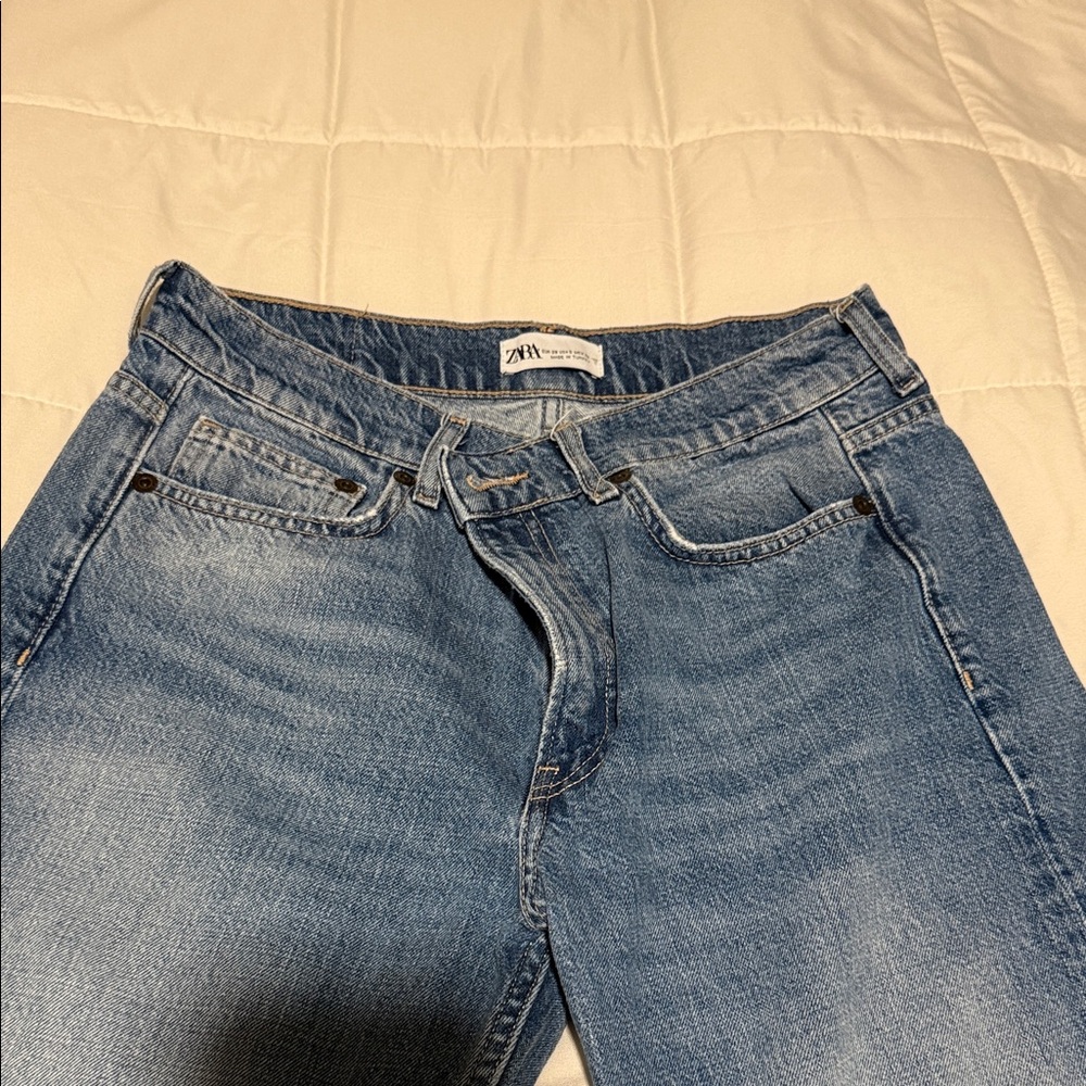 Zara Women’s Light Blue Slim Jeans